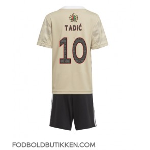 Ajax Dusan Tadic #10 Tredjetrøje Børn 2022-23 Kortærmet (+ Korte bukser)